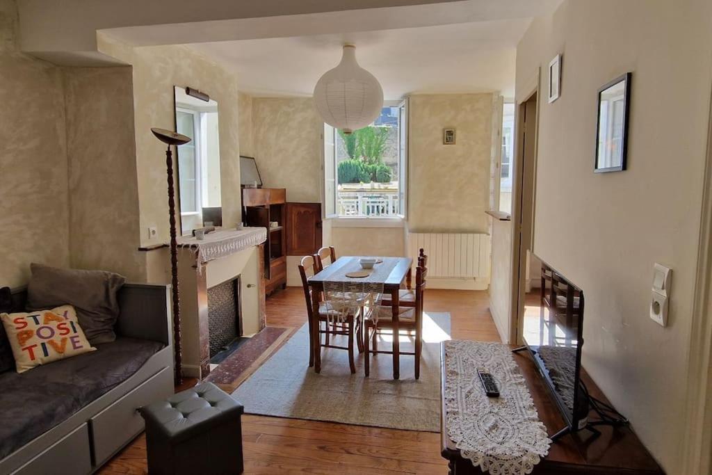 Appartement Dans Maison De Ville - 4 Personnes Oloron-Sainte-Marie Exteriér fotografie