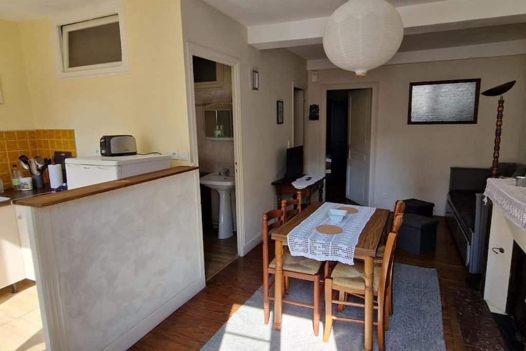 Appartement Dans Maison De Ville - 4 Personnes Oloron-Sainte-Marie Exteriér fotografie